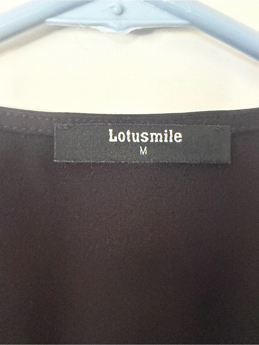 Black Sleeveless Button-Front Collared Shell - Picture 2 of 4
